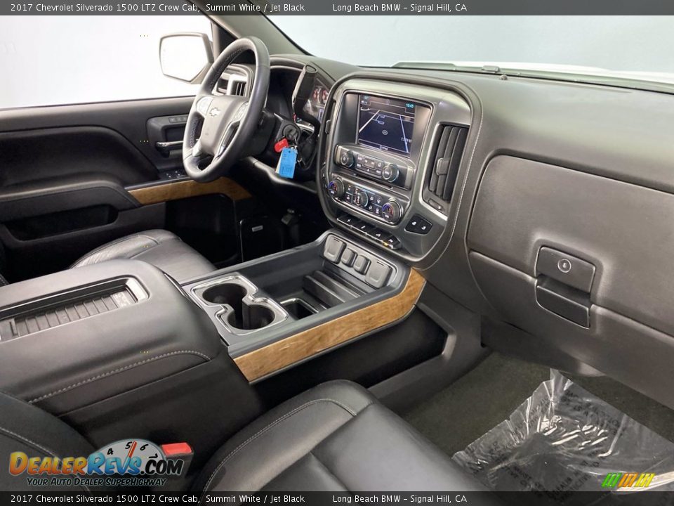 Dashboard of 2017 Chevrolet Silverado 1500 LTZ Crew Cab Photo #29