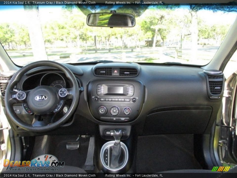 2014 Kia Soul 1.6 Titanium Gray / Black Diamond Woven Cloth Photo #2