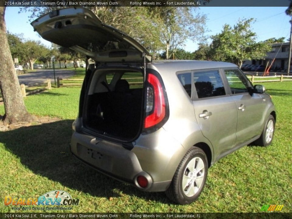 2014 Kia Soul 1.6 Titanium Gray / Black Diamond Woven Cloth Photo #17