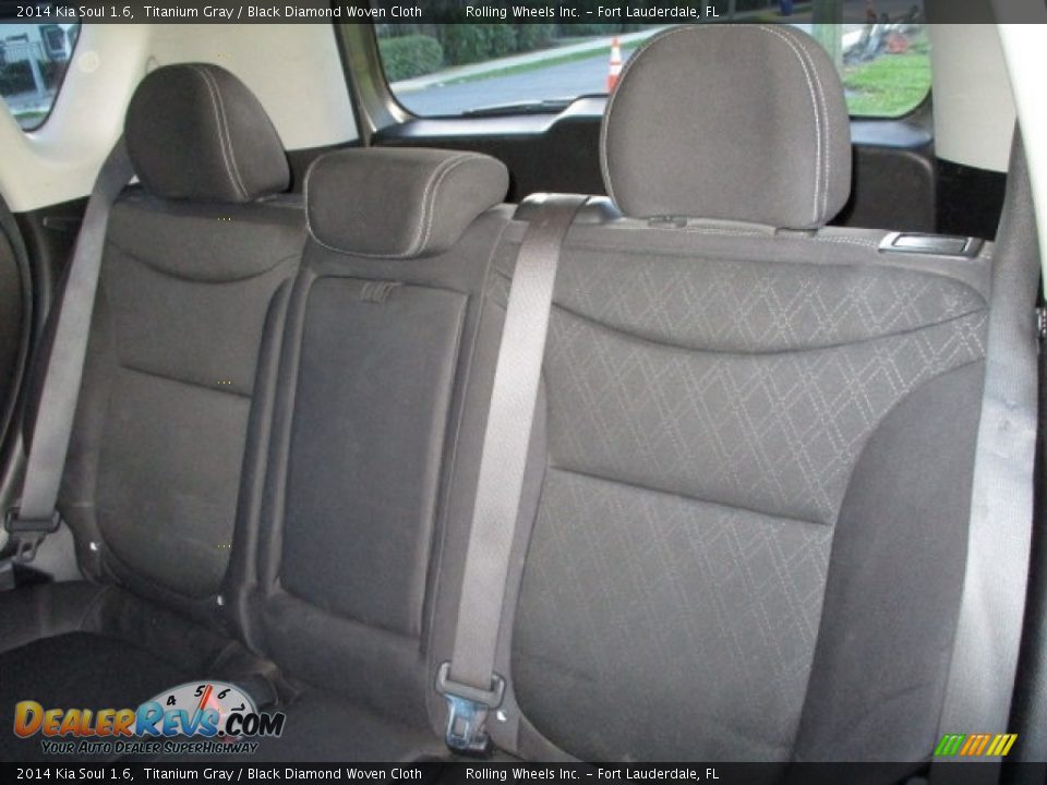 2014 Kia Soul 1.6 Titanium Gray / Black Diamond Woven Cloth Photo #24