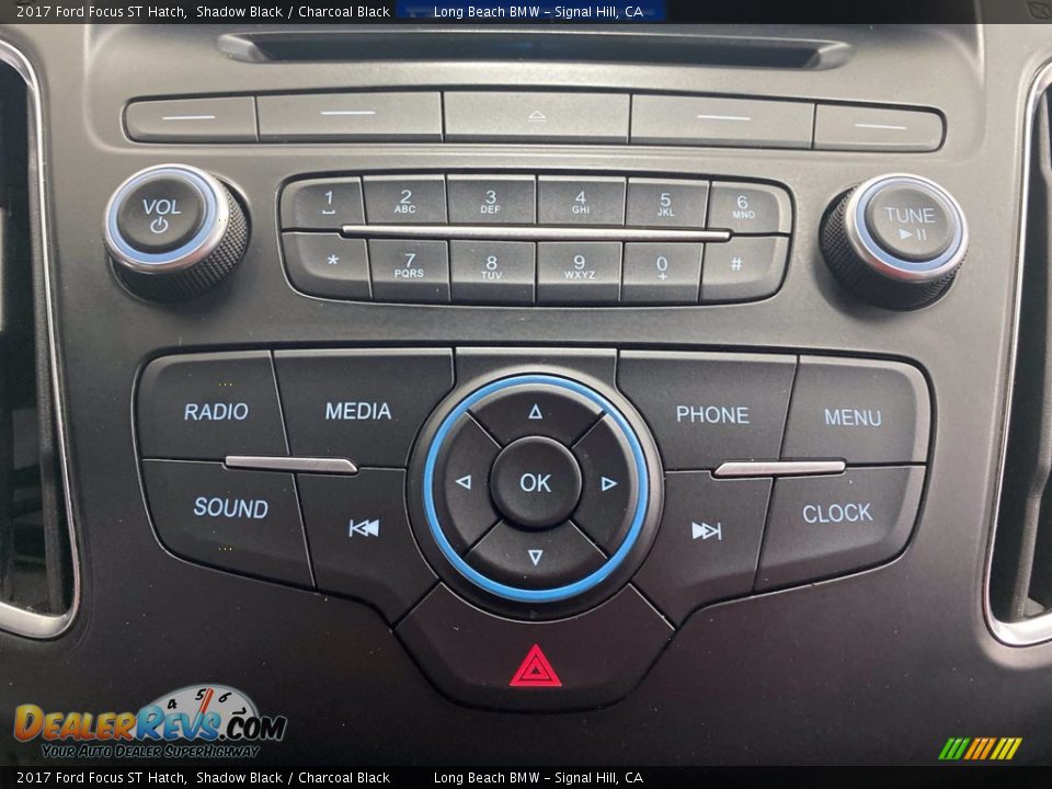 Controls of 2017 Ford Focus ST Hatch Photo #25