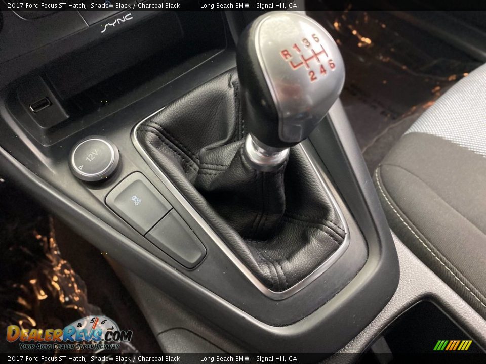 2017 Ford Focus ST Hatch Shifter Photo #27