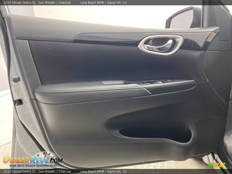 Door Panel of 2016 Nissan Sentra SV Photo #13