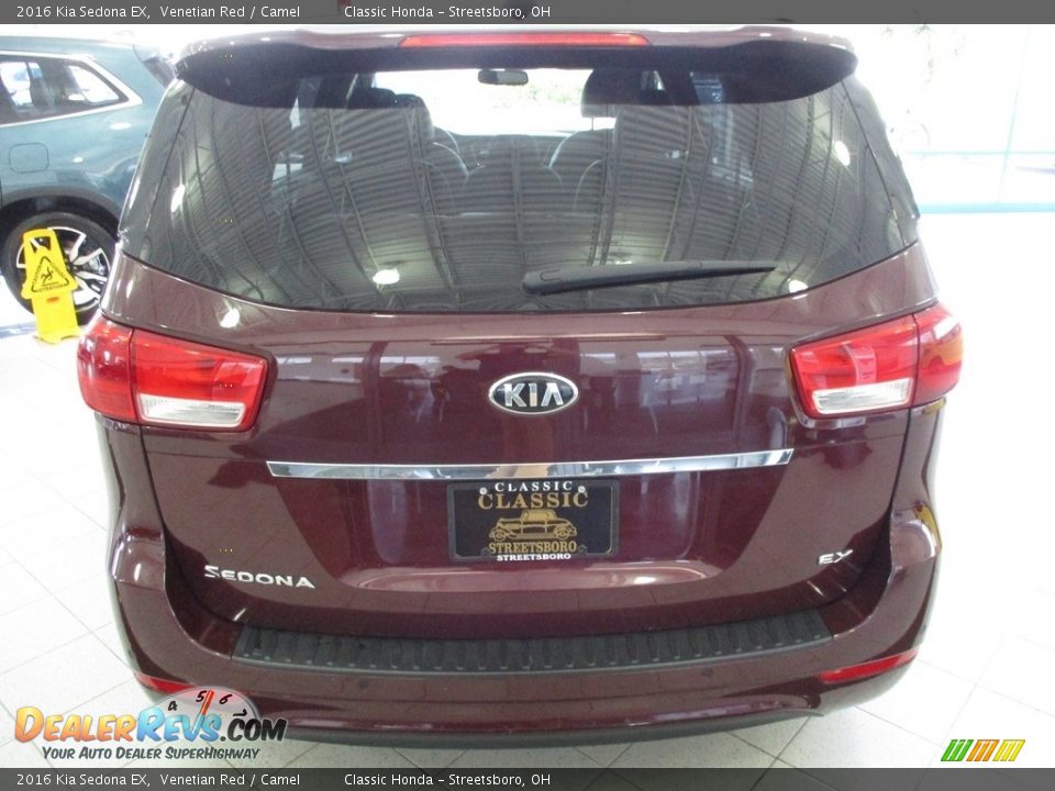 2016 Kia Sedona EX Venetian Red / Camel Photo #9