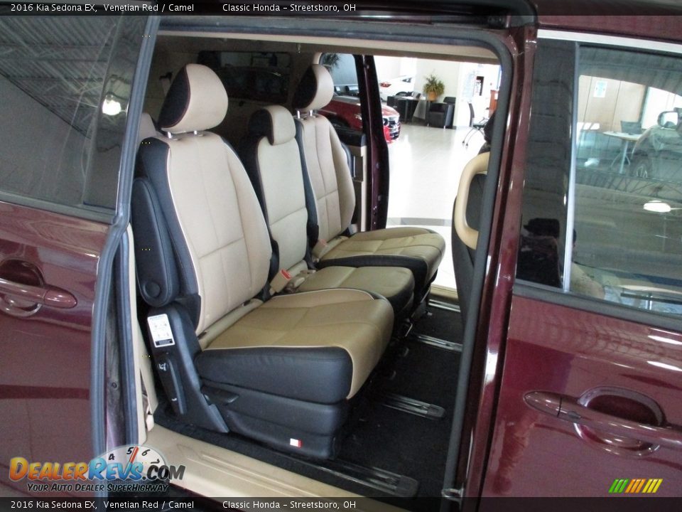 2016 Kia Sedona EX Venetian Red / Camel Photo #21