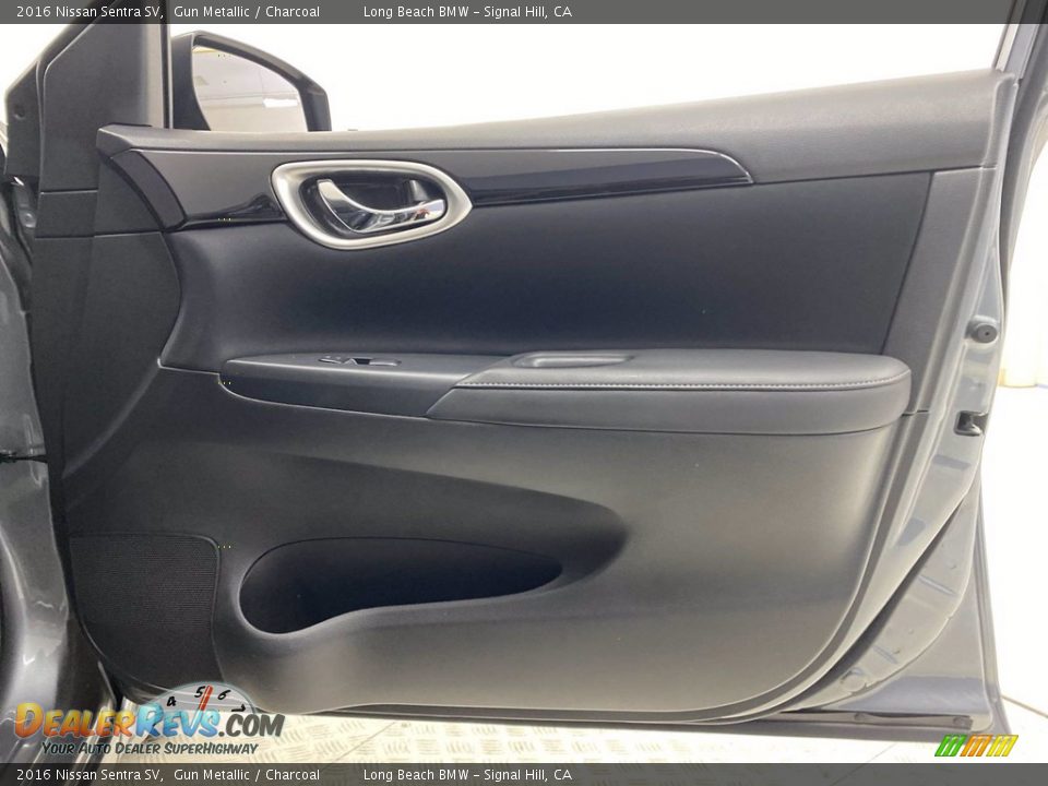 Door Panel of 2016 Nissan Sentra SV Photo #29