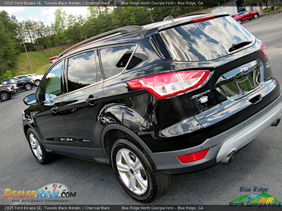 2015 Ford Escape SE Tuxedo Black Metallic / Charcoal Black Photo #28