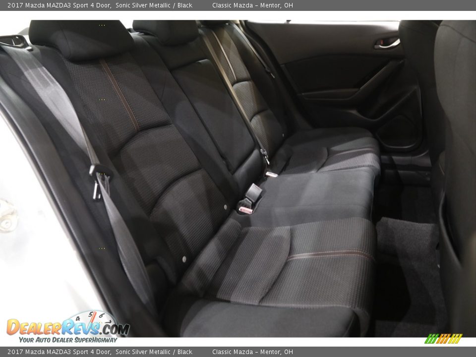 2017 Mazda MAZDA3 Sport 4 Door Sonic Silver Metallic / Black Photo #14