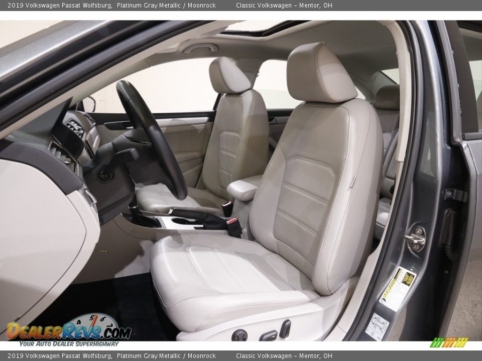 Front Seat of 2019 Volkswagen Passat Wolfsburg Photo #6
