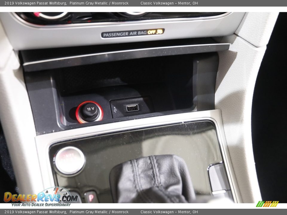 2019 Volkswagen Passat Wolfsburg Platinum Gray Metallic / Moonrock Photo #13
