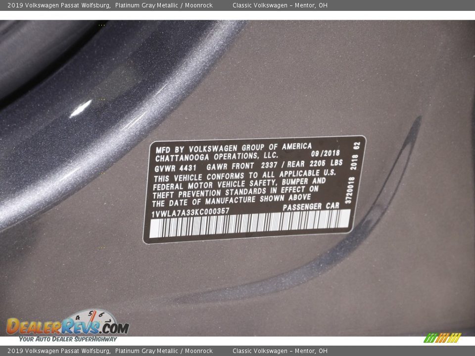 2019 Volkswagen Passat Wolfsburg Platinum Gray Metallic / Moonrock Photo #19
