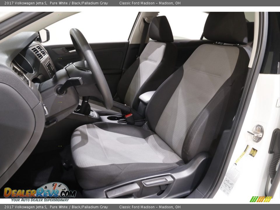 Front Seat of 2017 Volkswagen Jetta S Photo #5