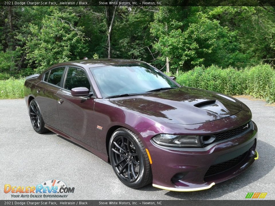 Front 3/4 View of 2021 Dodge Charger Scat Pack Photo #4