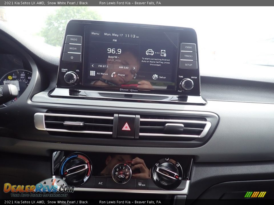 2021 Kia Seltos LX AWD Snow White Pearl / Black Photo #17