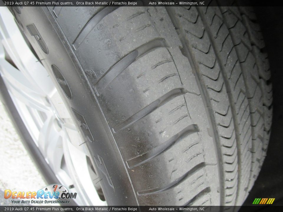 2019 Audi Q7 45 Premium Plus quattro Orca Black Metallic / Pistachio Beige Photo #8