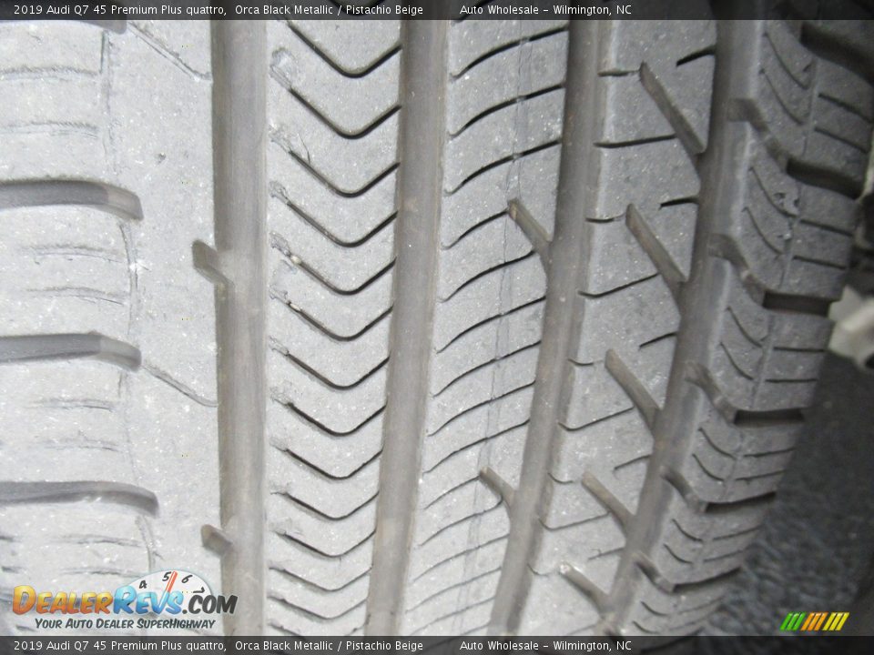 2019 Audi Q7 45 Premium Plus quattro Orca Black Metallic / Pistachio Beige Photo #9