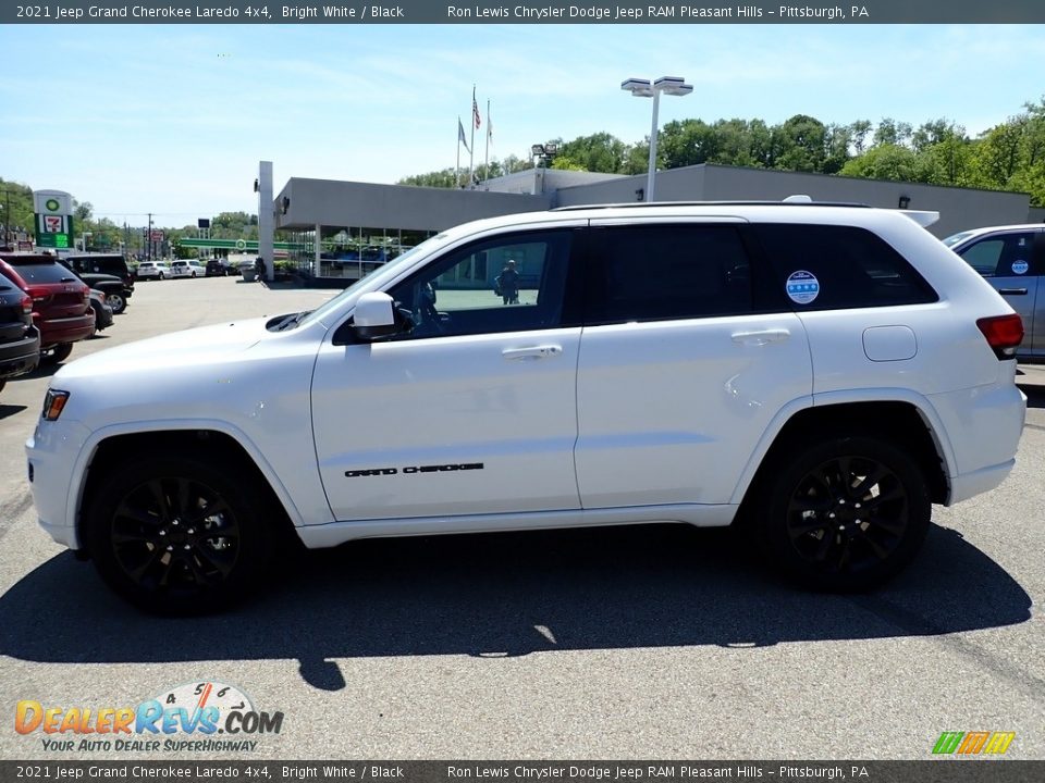 2021 Jeep Grand Cherokee Laredo 4x4 Bright White / Black Photo #2