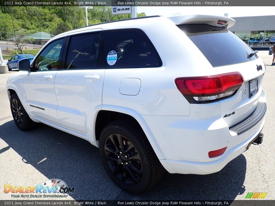 2021 Jeep Grand Cherokee Laredo 4x4 Bright White / Black Photo #3