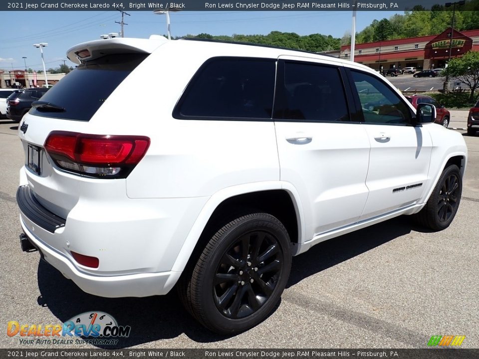 2021 Jeep Grand Cherokee Laredo 4x4 Bright White / Black Photo #6