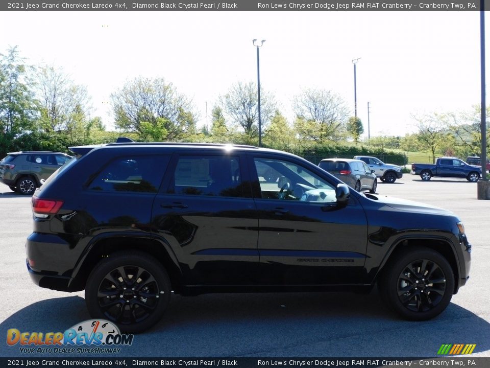 2021 Jeep Grand Cherokee Laredo 4x4 Diamond Black Crystal Pearl / Black Photo #4