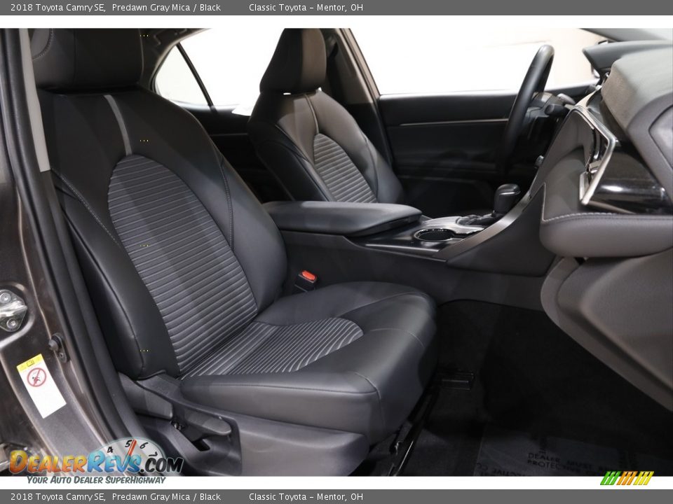 2018 Toyota Camry SE Predawn Gray Mica / Black Photo #13