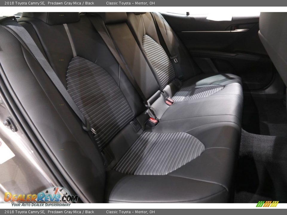 2018 Toyota Camry SE Predawn Gray Mica / Black Photo #14