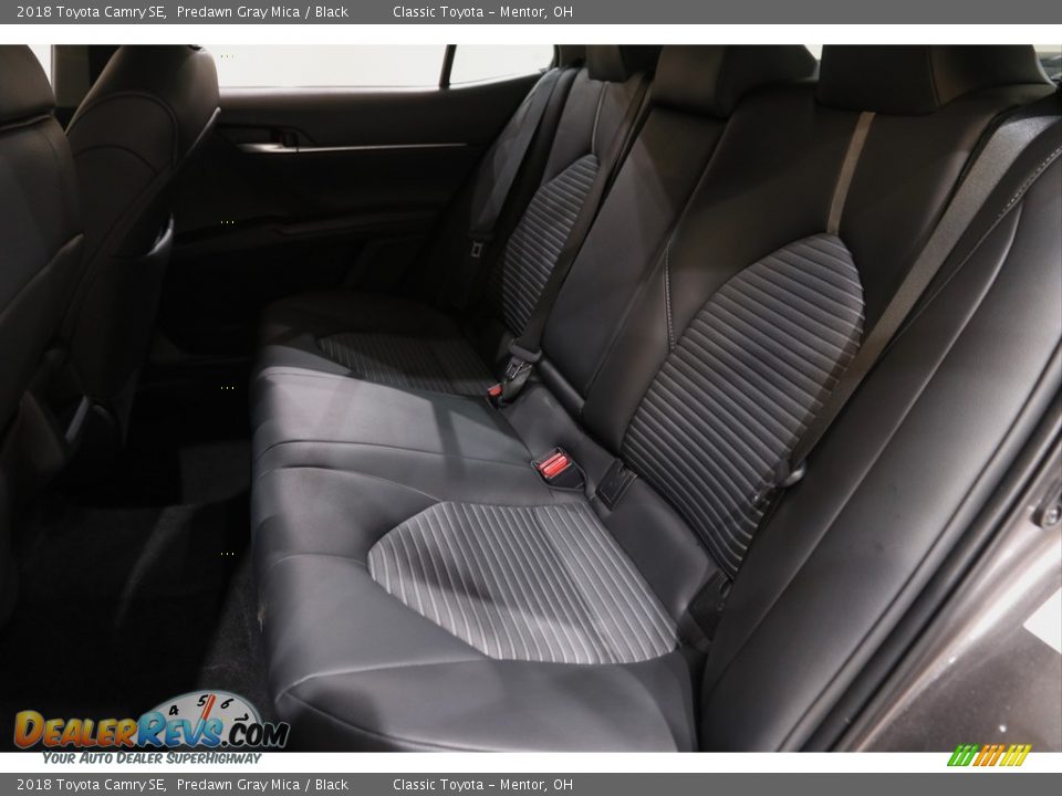 2018 Toyota Camry SE Predawn Gray Mica / Black Photo #15