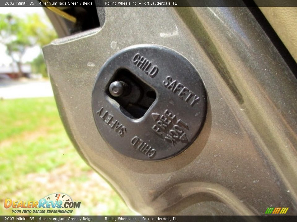 2003 Infiniti I 35 Millennium Jade Green / Beige Photo #30