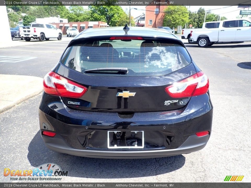 2019 Chevrolet Cruze LT Hatchback Mosaic Black Metallic / Black Photo #5