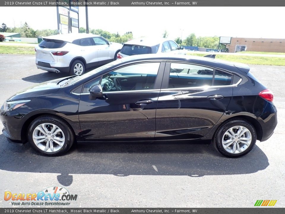 2019 Chevrolet Cruze LT Hatchback Mosaic Black Metallic / Black Photo #7