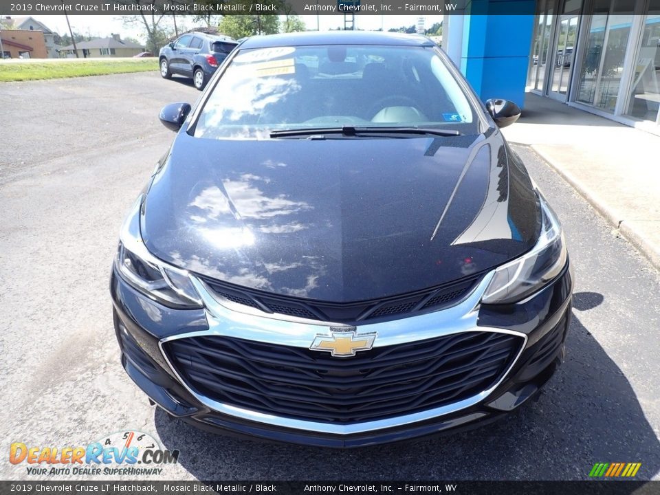 2019 Chevrolet Cruze LT Hatchback Mosaic Black Metallic / Black Photo #9