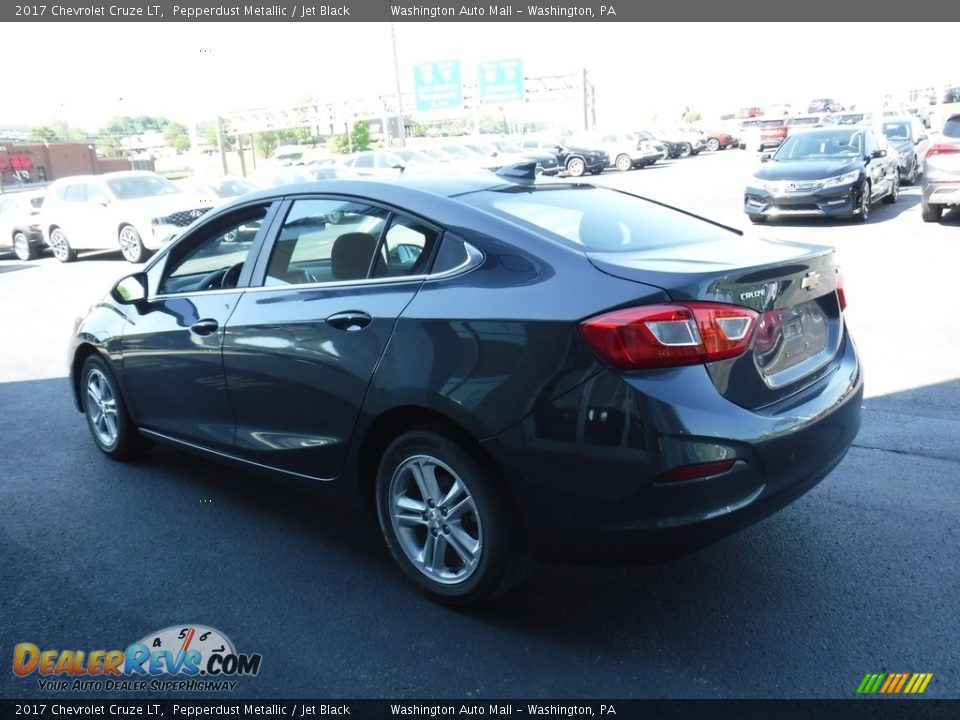 2017 Chevrolet Cruze LT Pepperdust Metallic / Jet Black Photo #6