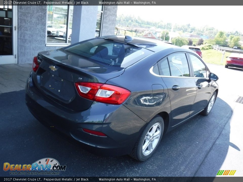 2017 Chevrolet Cruze LT Pepperdust Metallic / Jet Black Photo #8