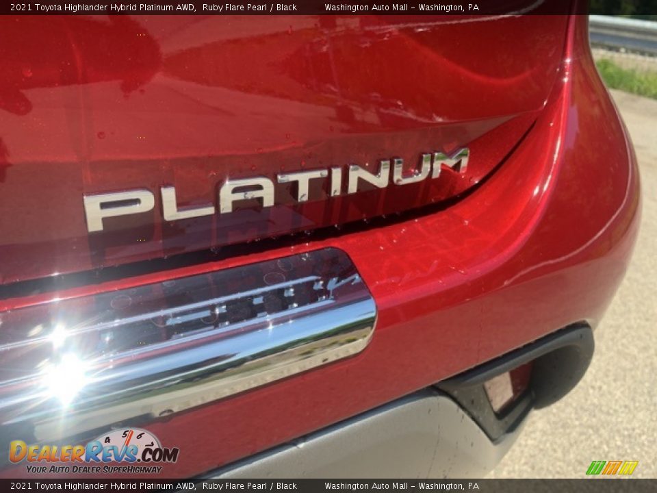 2021 Toyota Highlander Hybrid Platinum AWD Ruby Flare Pearl / Black Photo #17