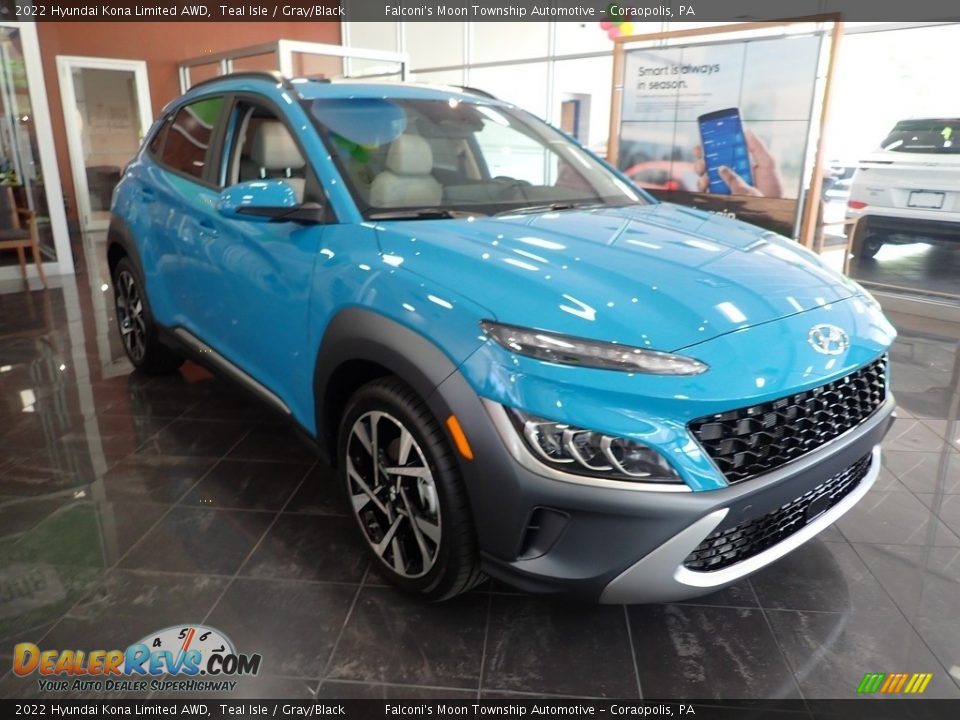 Front 3/4 View of 2022 Hyundai Kona Limited AWD Photo #3