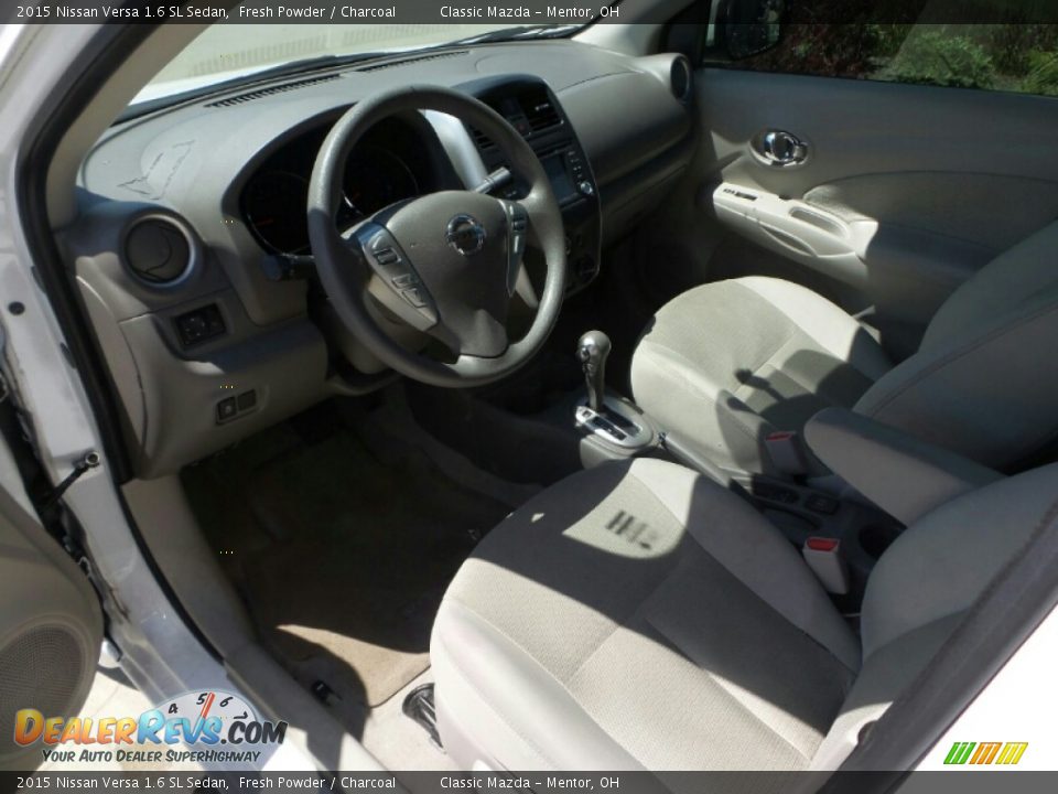 2015 Nissan Versa 1.6 SL Sedan Fresh Powder / Charcoal Photo #3