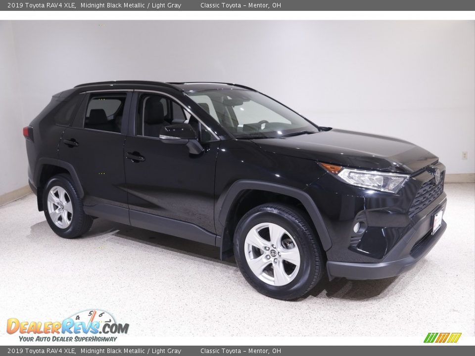 2019 Toyota RAV4 XLE Midnight Black Metallic / Light Gray Photo #1
