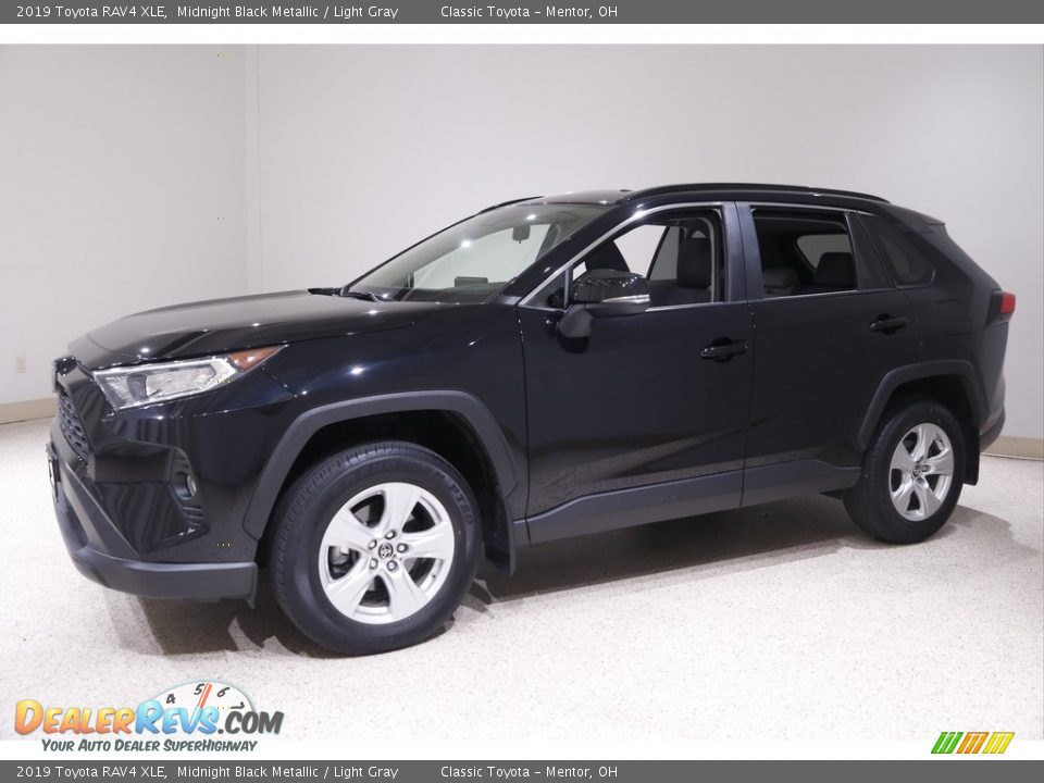 2019 Toyota RAV4 XLE Midnight Black Metallic / Light Gray Photo #3