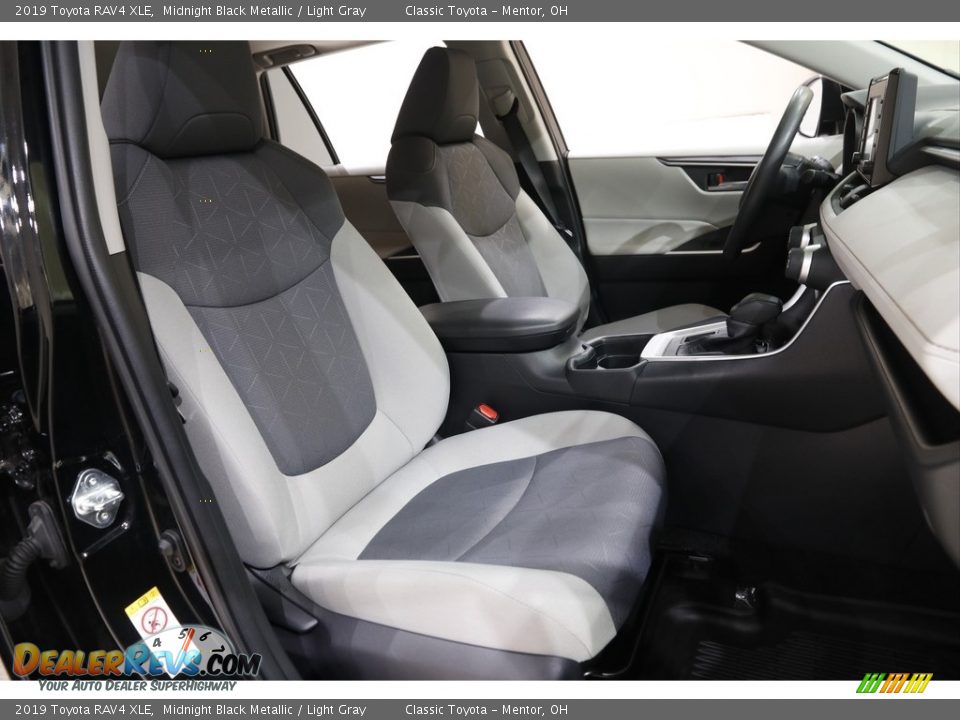 2019 Toyota RAV4 XLE Midnight Black Metallic / Light Gray Photo #13