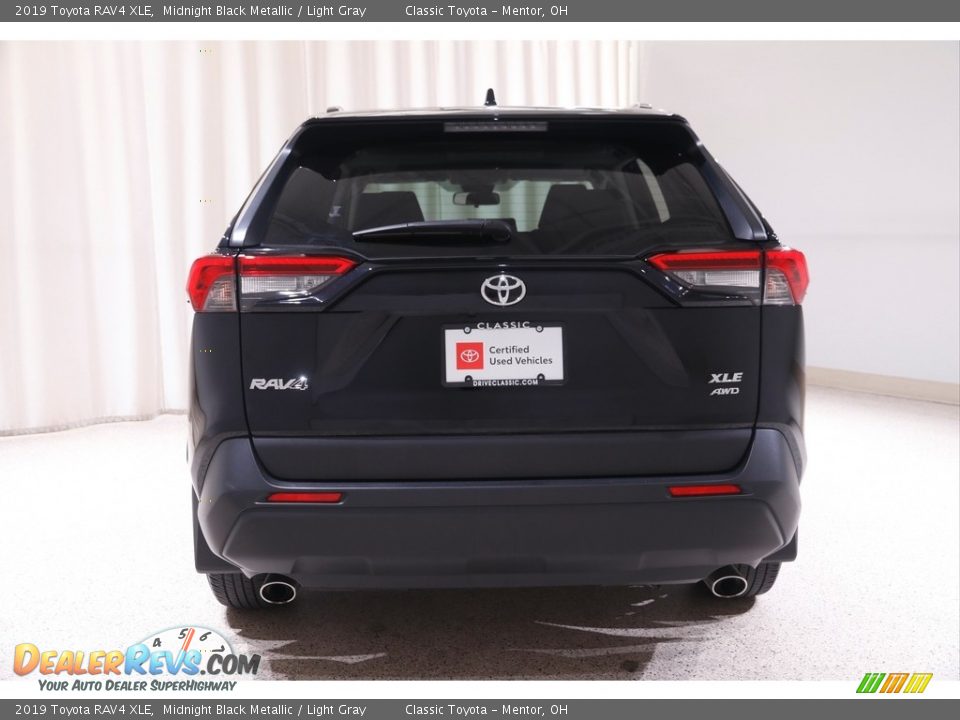 2019 Toyota RAV4 XLE Midnight Black Metallic / Light Gray Photo #16
