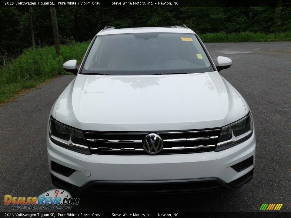 Pure White 2019 Volkswagen Tiguan SE Photo #4