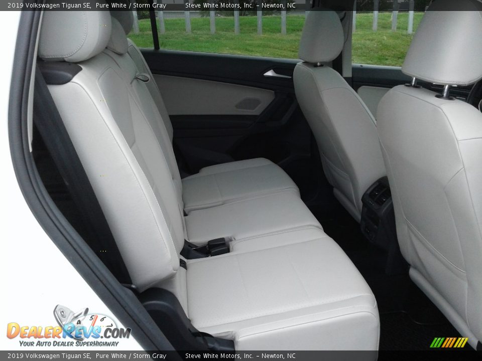 Rear Seat of 2019 Volkswagen Tiguan SE Photo #17
