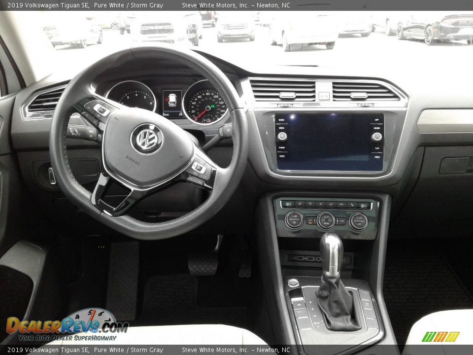 Dashboard of 2019 Volkswagen Tiguan SE Photo #19