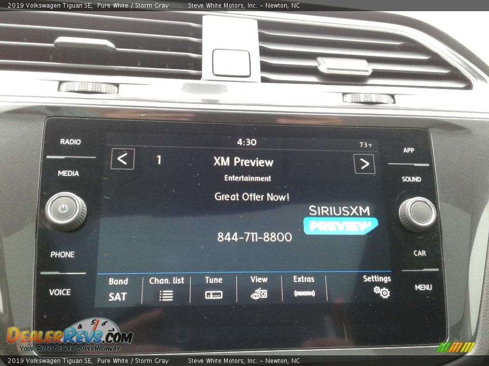 Controls of 2019 Volkswagen Tiguan SE Photo #23