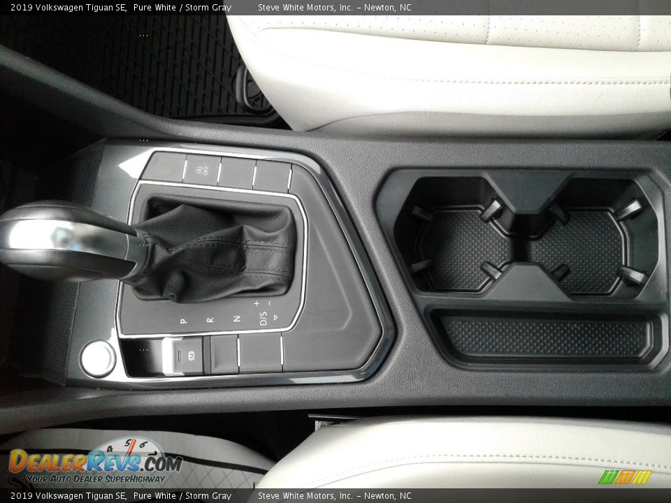 2019 Volkswagen Tiguan SE Shifter Photo #26