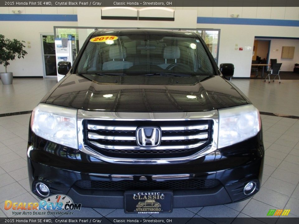 2015 Honda Pilot SE 4WD Crystal Black Pearl / Gray Photo #2