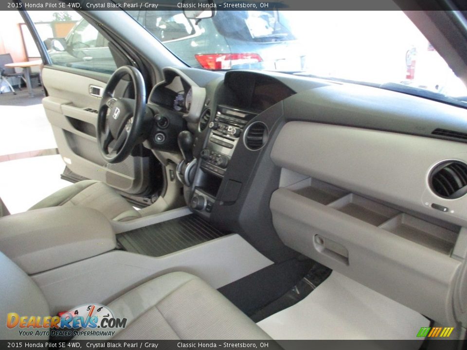 Dashboard of 2015 Honda Pilot SE 4WD Photo #15