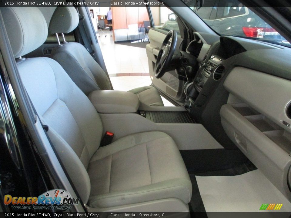 Front Seat of 2015 Honda Pilot SE 4WD Photo #16