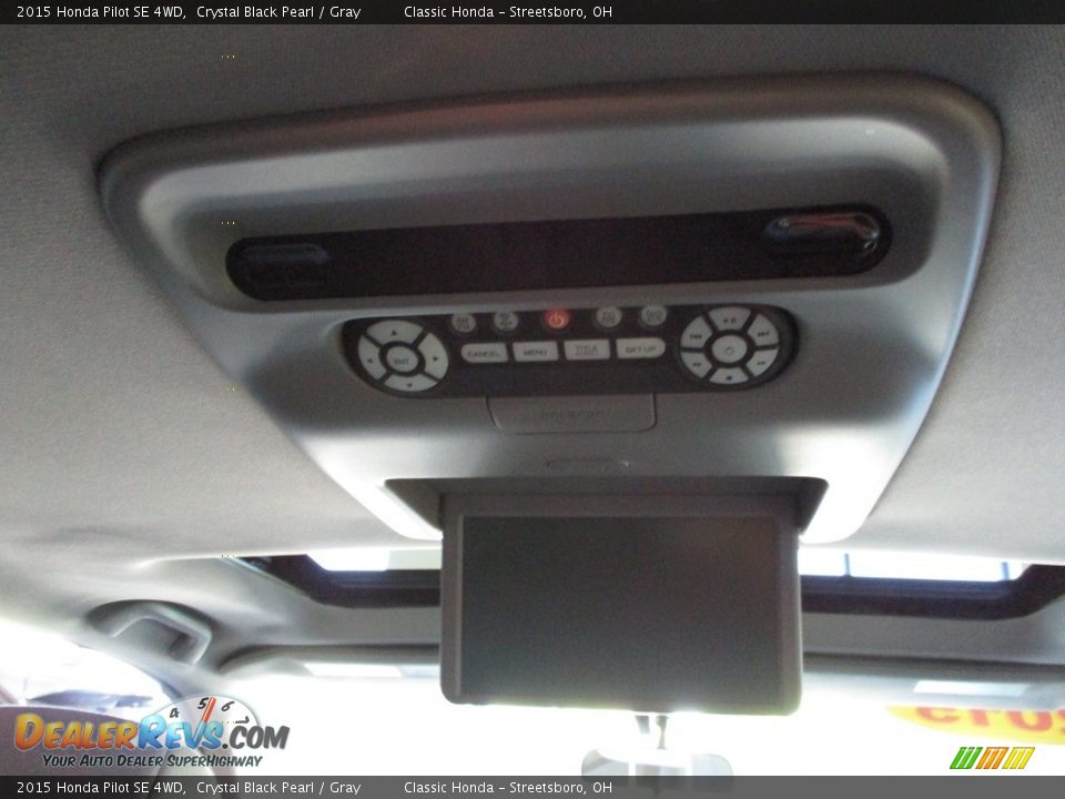 Entertainment System of 2015 Honda Pilot SE 4WD Photo #21