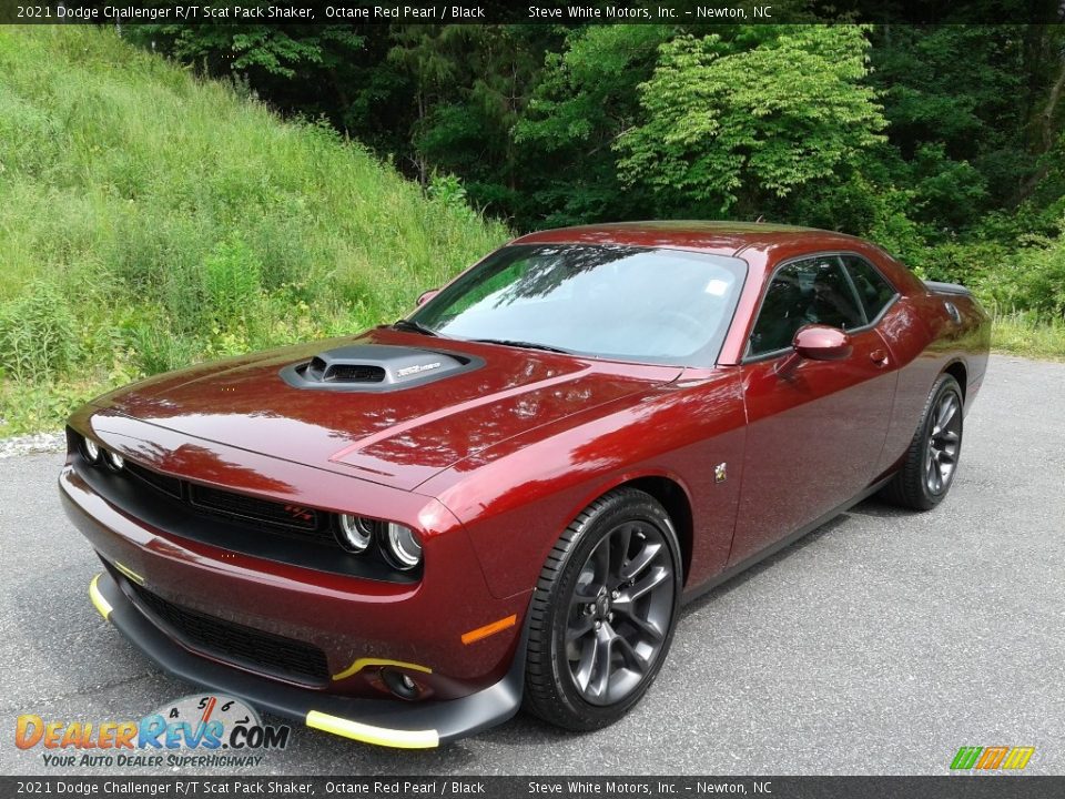 Front 3/4 View of 2021 Dodge Challenger R/T Scat Pack Shaker Photo #2